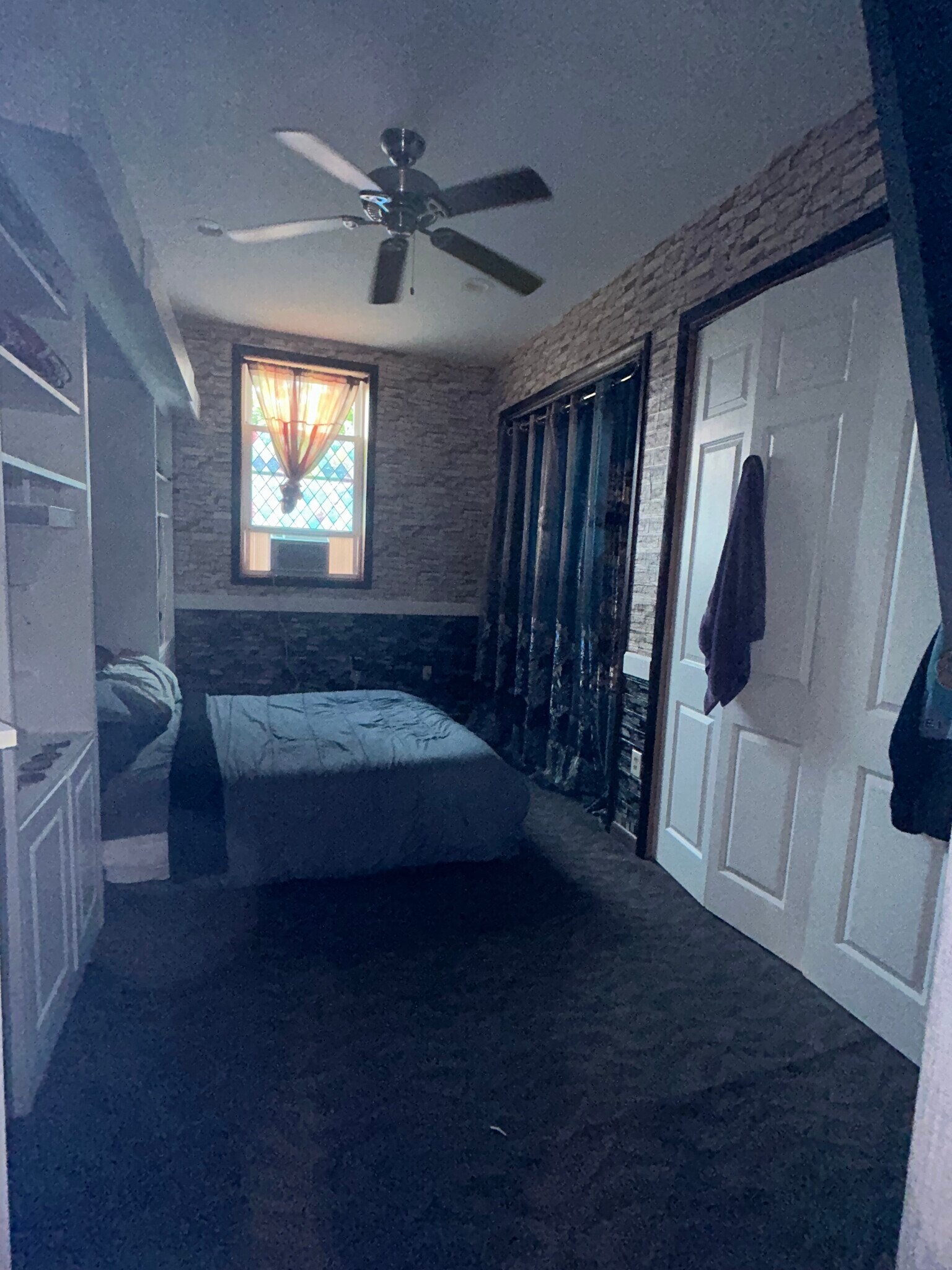 Lived-in Bedroom w/adj queen bed has massage feature, quiet & comfortable mattress cover - 851 9th St
