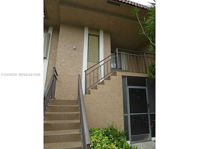 Building Photo - 205 Lakeview Dr