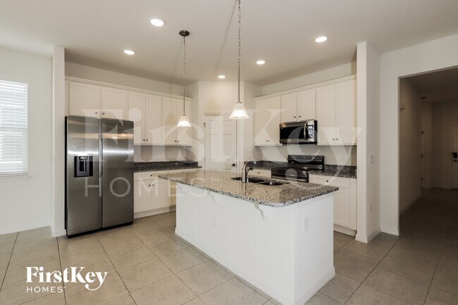 Building Photo - 585 Crown Rose Dr
