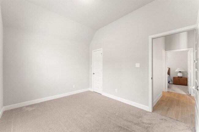 Building Photo - 27114 Sofia Forest Dr