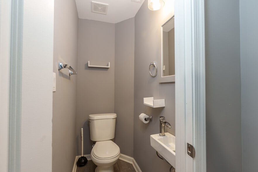 Building Photo - 3706 3rd St