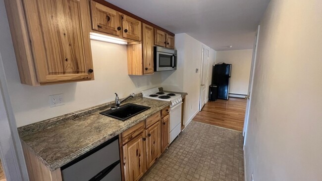 Building Photo - All Utilities Included! 1 Bedroom In-Acces...