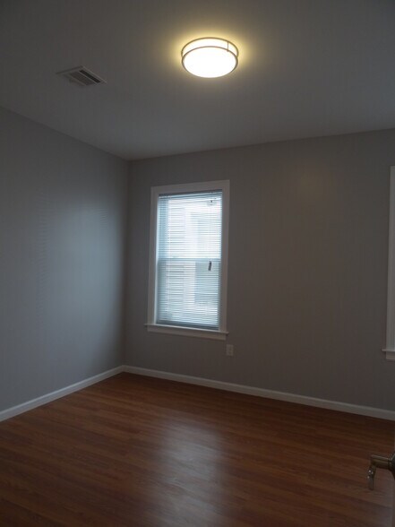 Building Photo - 44 Charles St