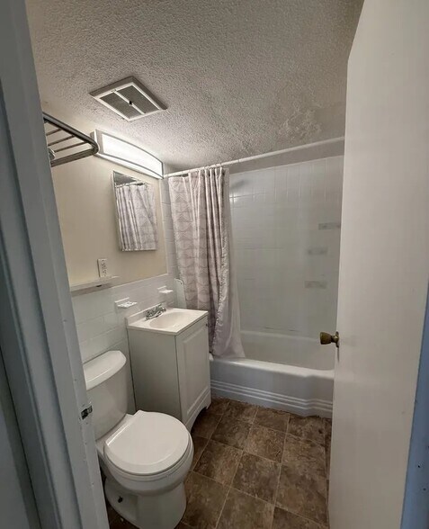 Building Photo - 10 Riverside St