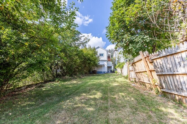 Building Photo - 626 Excelsior St