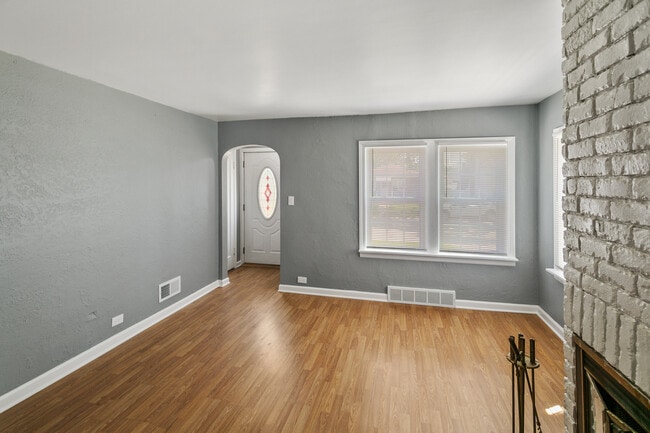 Building Photo - 14336 Harrison Ave
