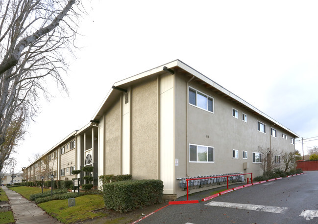 Primary Photo - Ranchero Grove Apartments