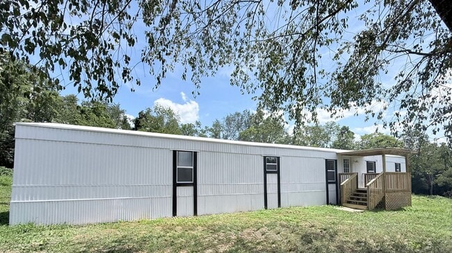 Building Photo - Fully Remodeled 3 Bedroom, 2 Bath Home in the Country – Versailles, KY