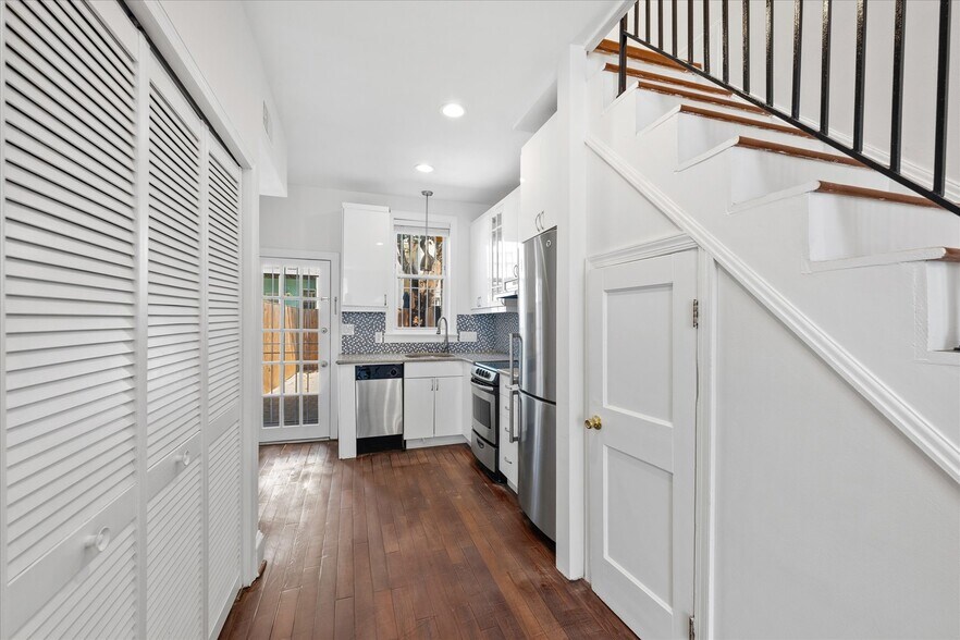 Renovated Kitchen - 1208 1/2 Wylie St NE