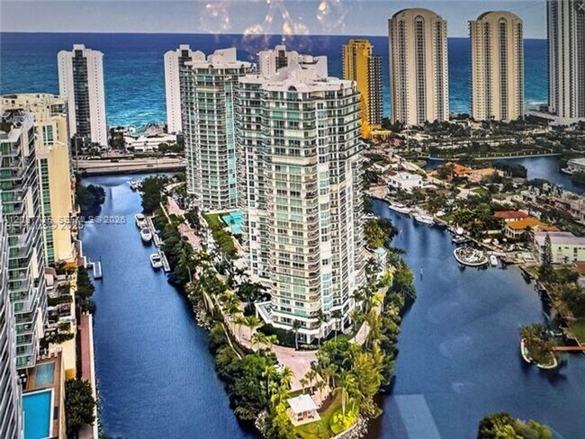 Building Photo - 16500 Collins Ave