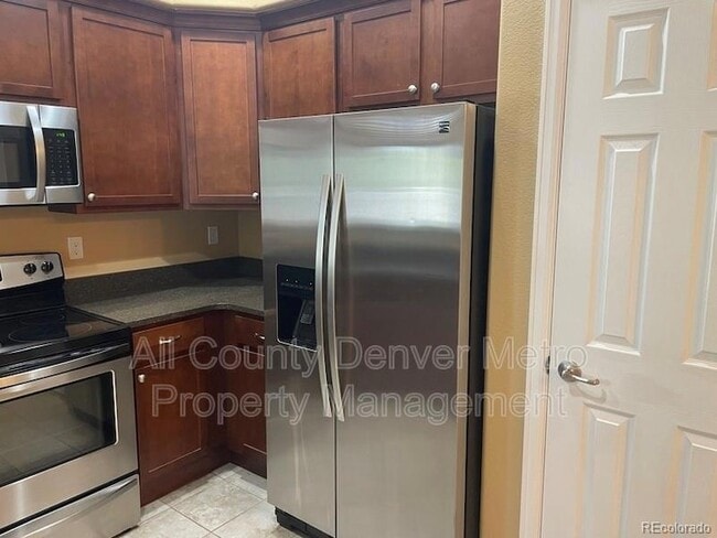 Building Photo - 5014 Everett St