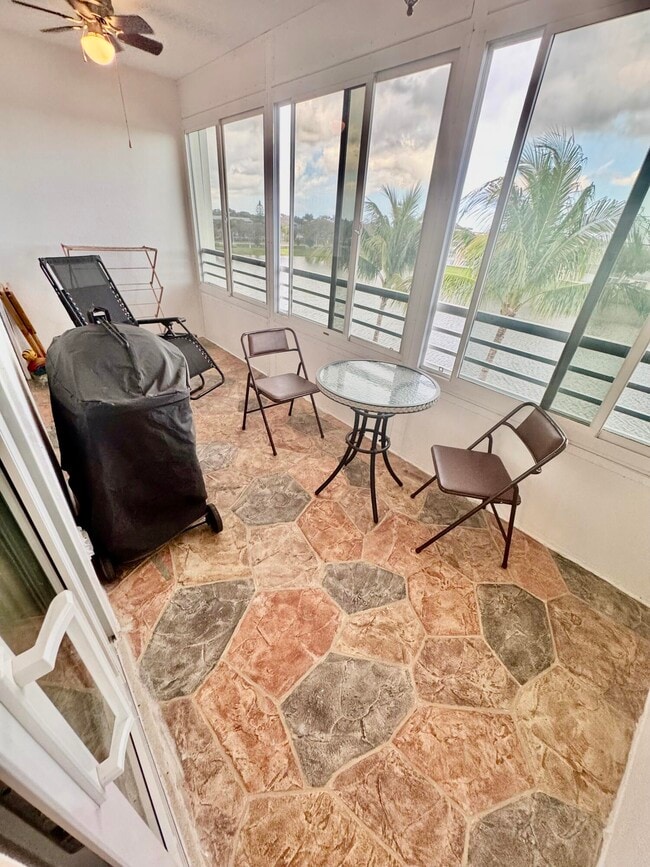 Building Photo - 4063 Yarmouth E