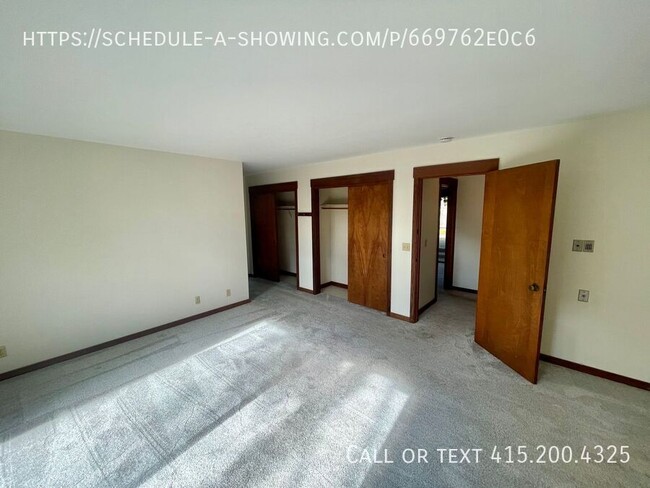 Building Photo - Spacious 2 Bedroom 2 Bath in Pebble Beach