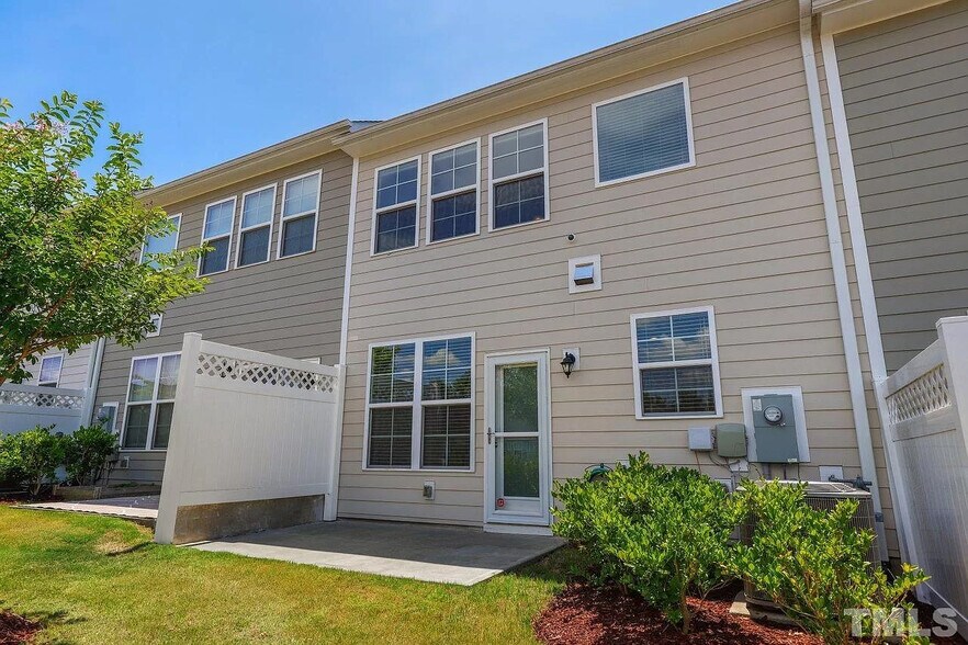 Building Photo - 815 Bristol Bridge Dr