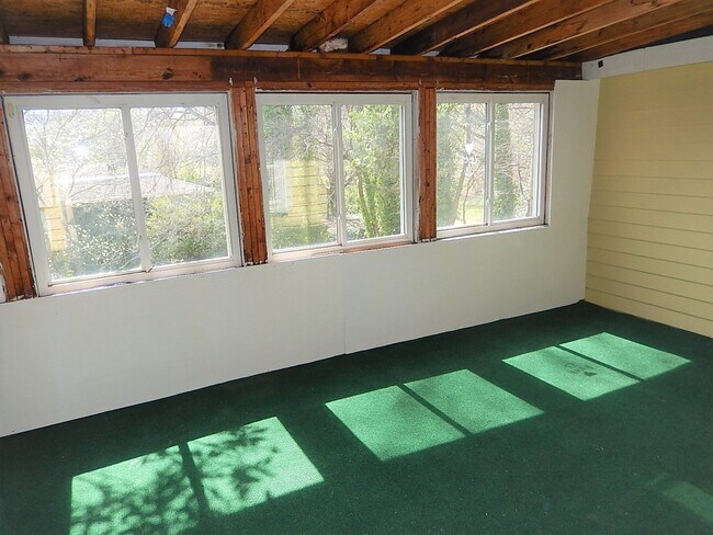 Building Photo - 1015 Oberlin Rd