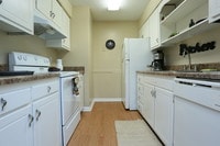 Interior Photo - Midtown Oaks