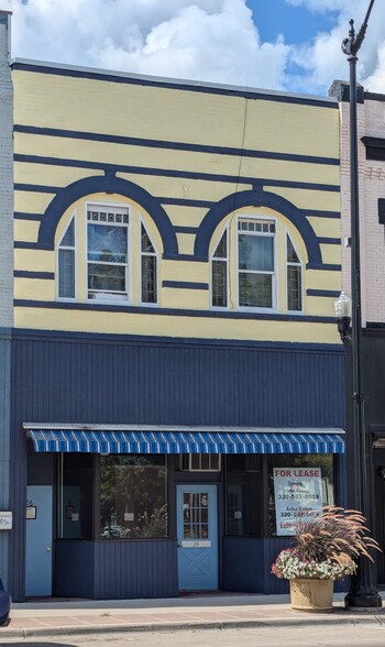 Primary Photo - 24 Main St S