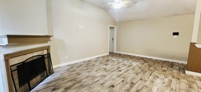 Building Photo - 213 Mango St