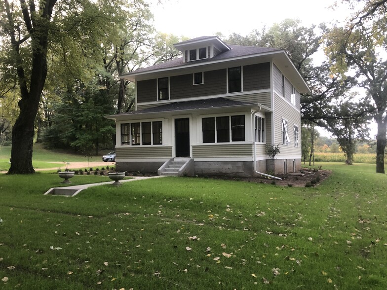 Primary Photo - 360 144th Ave