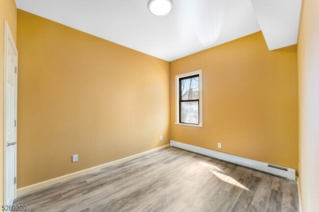 Building Photo - 116 Paine Ave