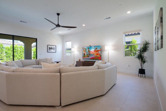 Building Photo - 57535 Cherrywood Pl