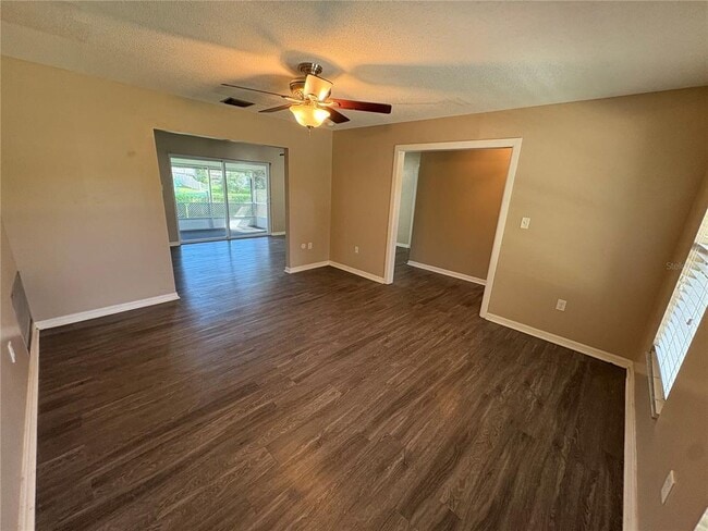 Building Photo - 615 Floral Cir