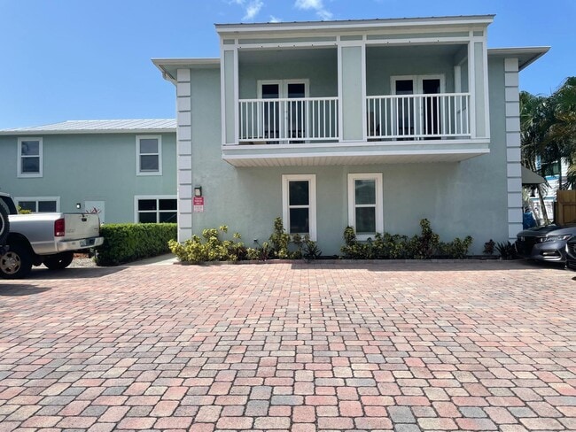Primary Photo - 1712 Gulfstream Ave