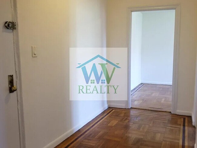Building Photo - Newly Renovated 1 Bedroom Apartment in Mor...