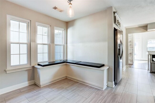 Building Photo - 3110 Fairmont Ct