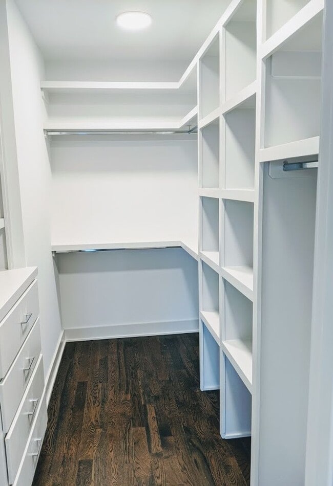 Building Photo - Luxury Townhome in Desirable Germantown Neighborhood