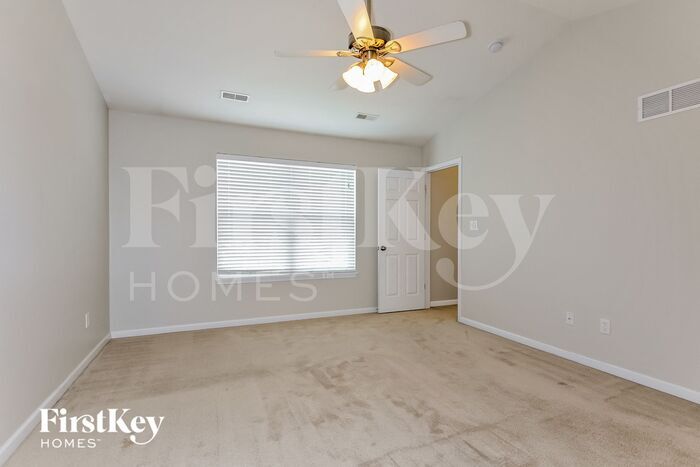 Building Photo - 1903 Briarfield Dr