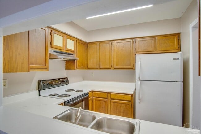 Building Photo - 3050 Belle Meade Dr