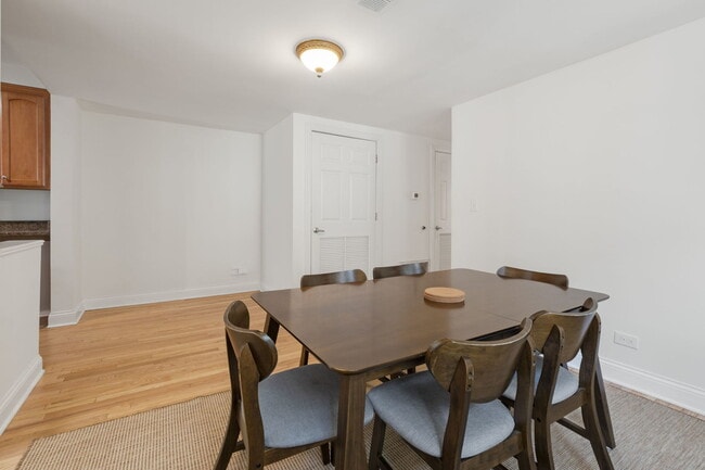 Building Photo - 2735 N Kimball Ave