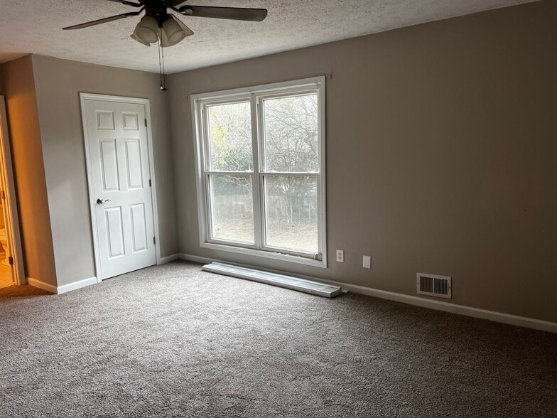 Building Photo - 1601 Cumberland Trce