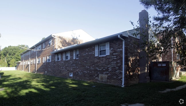 Wheat ManorApartments - Wheat Manor Apartments