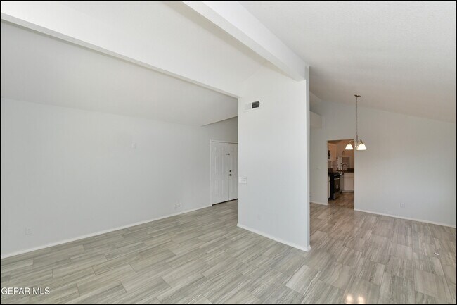 Building Photo - 4526 Monahans Dr