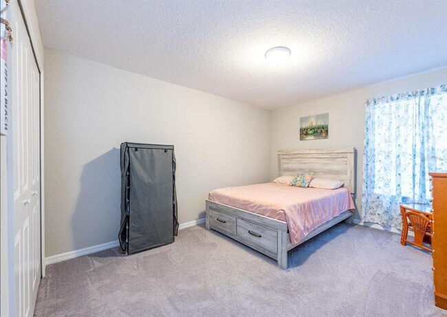 Building Photo - 9650 Sage Creek Dr