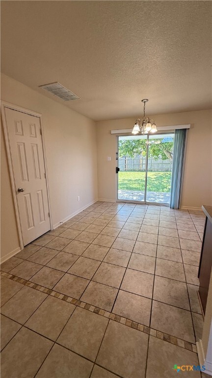 Building Photo - 2400 Price Dr