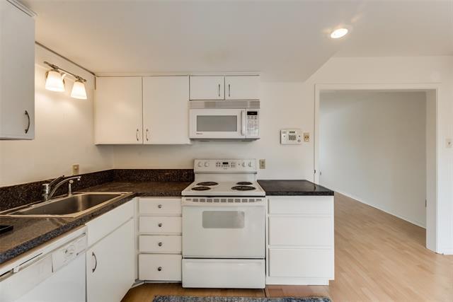 Building Photo - 7759 Royal Ln