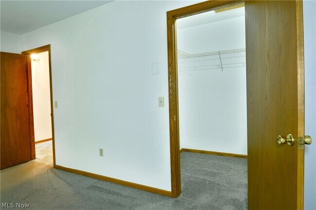 Building Photo - 2237 Cadwallader Sonk Rd