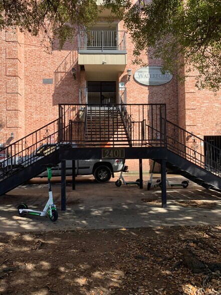 Gated Entry - 2401 Leon St