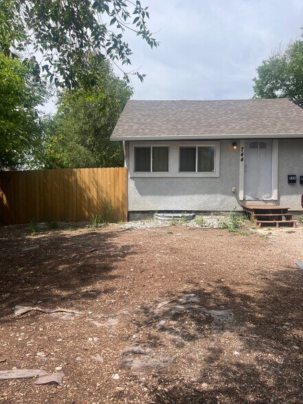 Building Photo - 744 E Costilla St