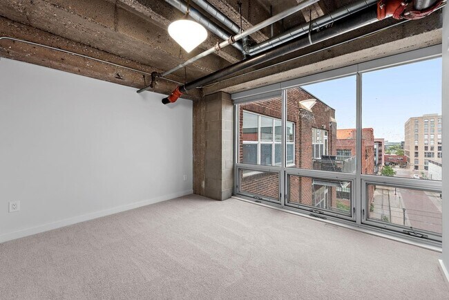 Building Photo - 901 N 3rd St