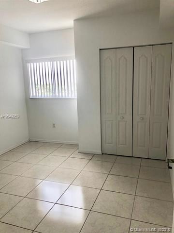 Building Photo - 406 NW 22nd Ave