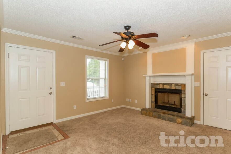 Building Photo - 1318 N Hampton Dr