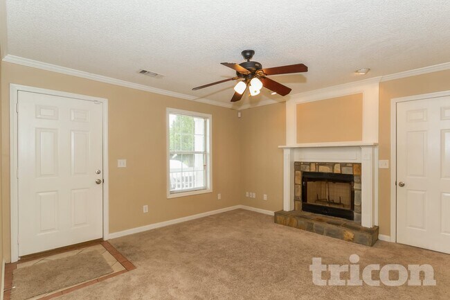 Building Photo - 1318 N Hampton Dr