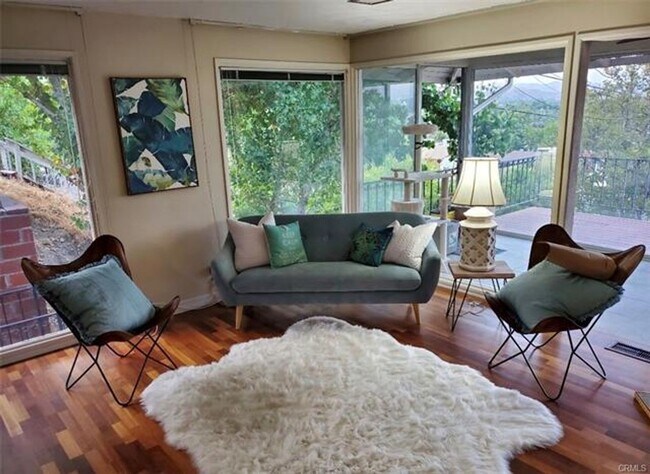 Building Photo - Rare multi-generational home