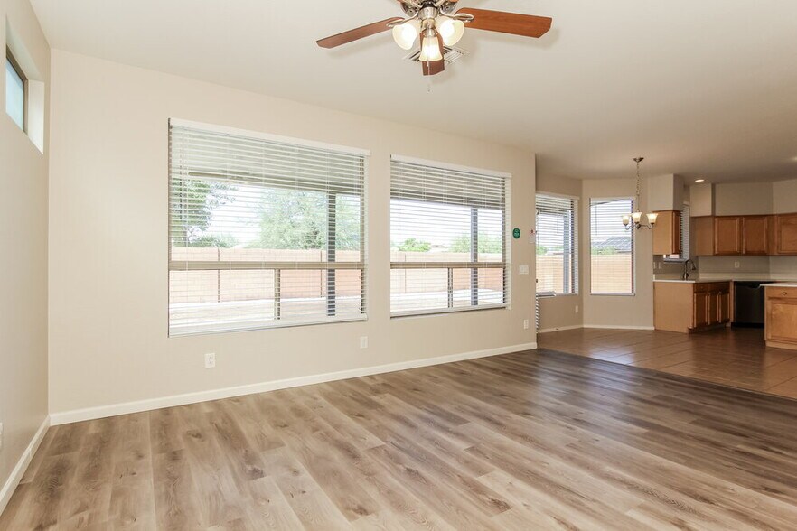 Building Photo - 3918 Escuda Dr