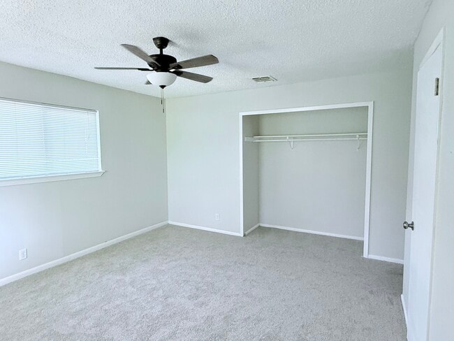 Building Photo - 6718 Cypress Lake Dr