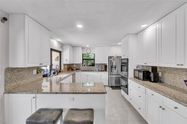 Building Photo - 11266 NW 10th Pl